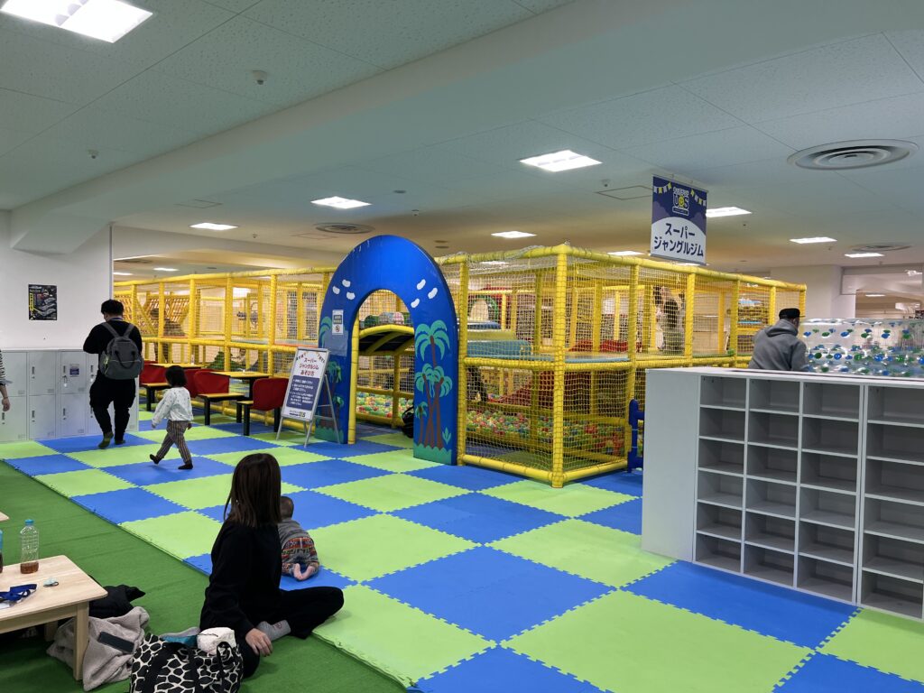 【保存版】子連れで楽しめる室内遊び場まとめ｜雨の日も安心！大阪のおすすめスポット
