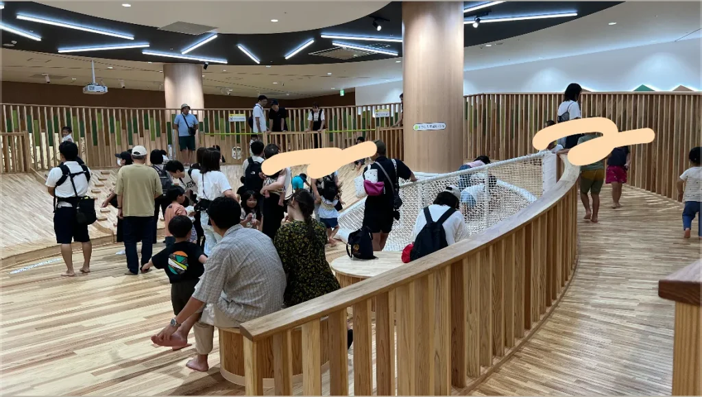 【保存版】子連れで楽しめる室内遊び場まとめ|雨の日も安心!大阪のおすすめスポット