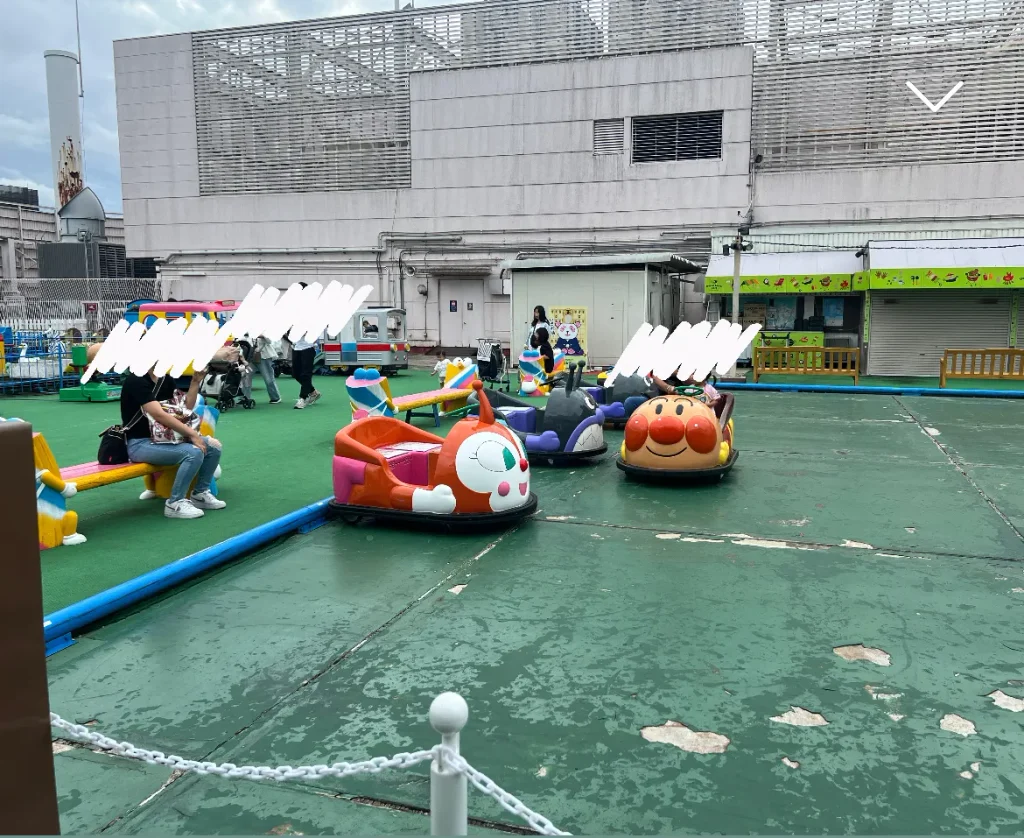 【松坂屋高槻屋上遊園スカイランド】2歳&4歳と行ってみた正直レビュー|穴場・コスパ最高の遊園地