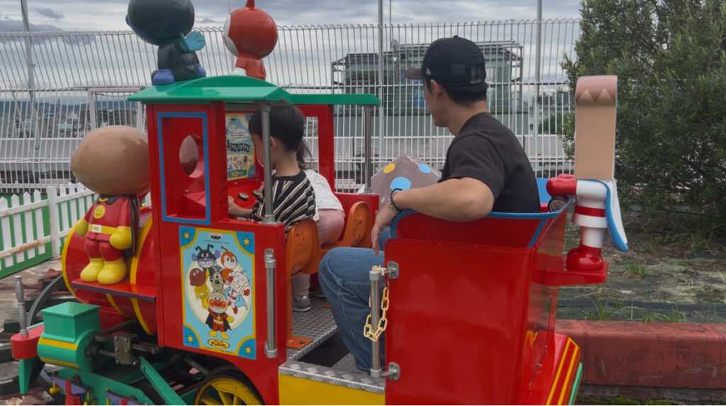 【松坂屋高槻屋上遊園スカイランド】2歳＆4歳と行ってみた正直レビュー｜穴場・コスパ最高の遊園地