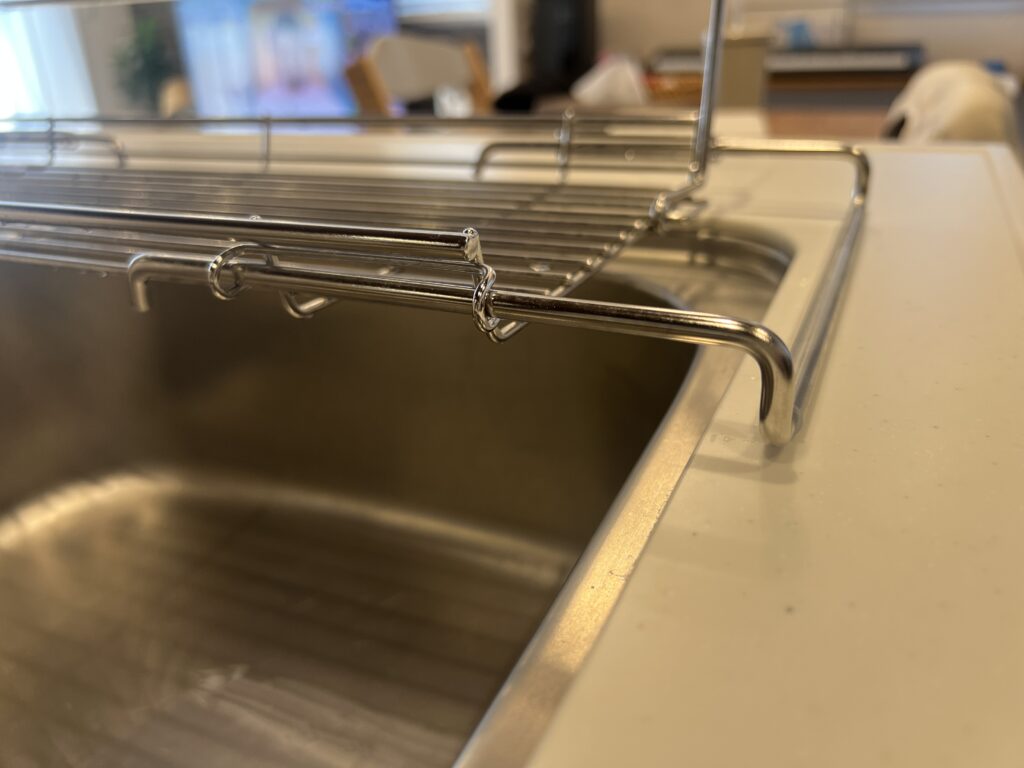 【買ってよかった】SAKuRAKuの水切りラックを1ヶ月使った正直レビュー