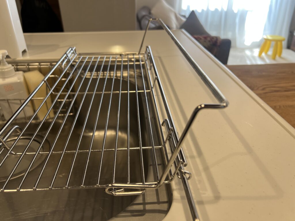 【買ってよかった】SAKuRAKuの水切りラックを1ヶ月使った正直レビュー