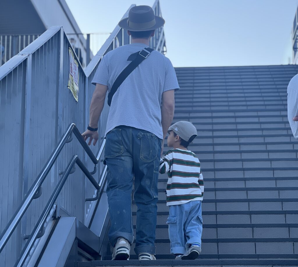 ベビーカーはいつ卒業する?4歳で卒業した息子と2歳娘の場合