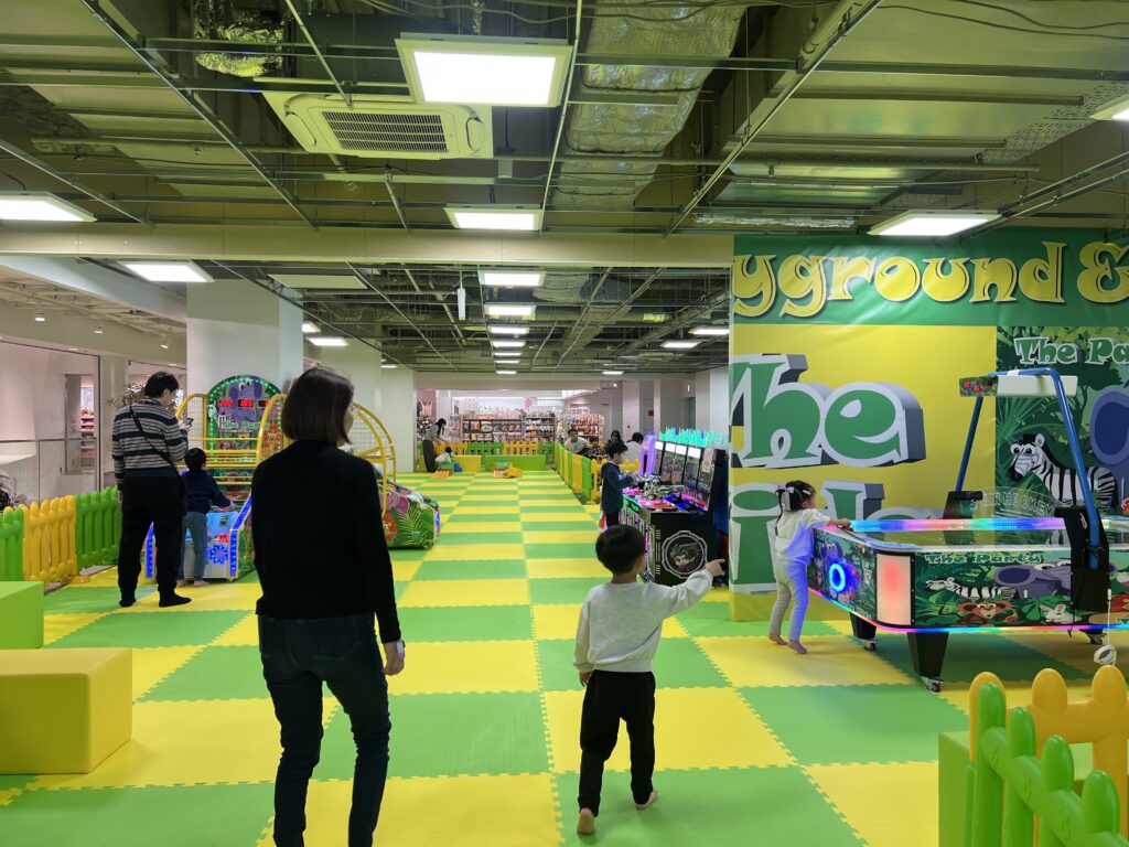 【ザキッズ神戸ROKKO i PARK店】2歳・5歳と遊んできた！料金や混雑、口コミレビュー