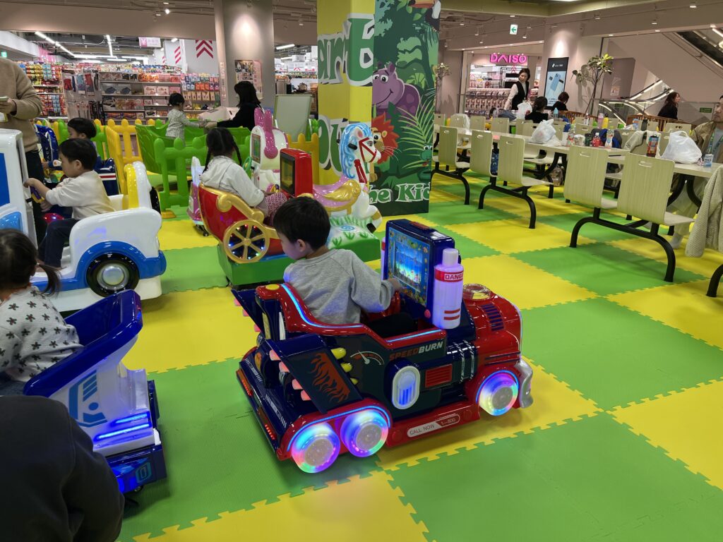【ザキッズ神戸ROKKO i PARK店】2歳・5歳と遊んできた！料金や混雑、口コミレビュー