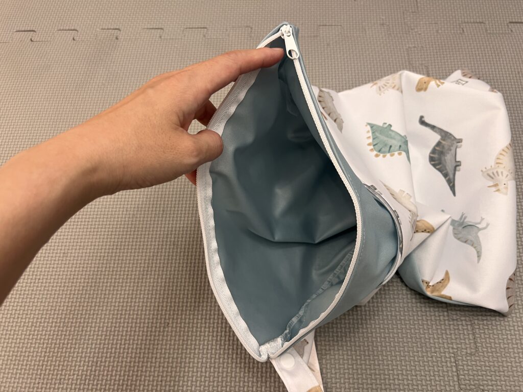 濡れた水着の持ち帰りに便利！保育園のプール用に買った防水ポーチをレビュー
